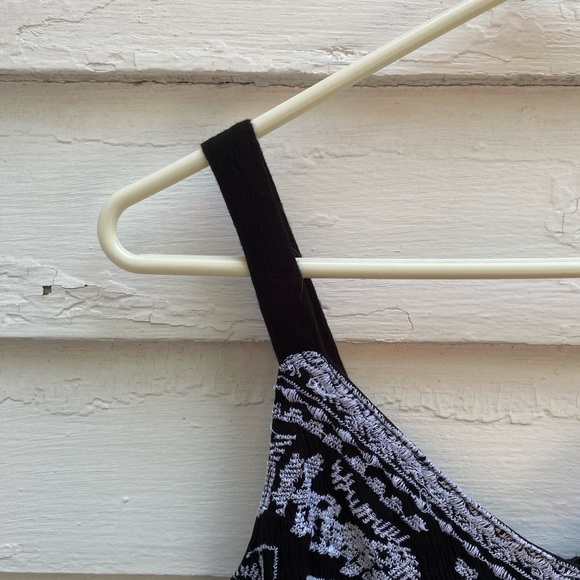 Japna Black Camisole Bustier Crop Top with White Embroidery 🪡 - Picture 4 of 8